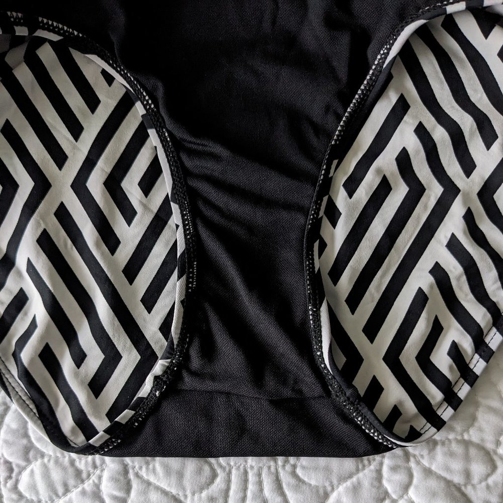 DOWNEAST "Bedford" Geometric Swimsuit Strappy Crisscross Straps Crosshatch Small - Picture 13 of 14